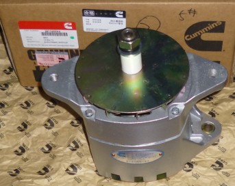 康明斯柴油發(fā)動(dòng)機(jī)充電機(jī)發(fā)電機(jī)
