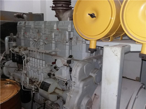 三菱S6R柴油發(fā)動機凸輪軸的軸向間隙