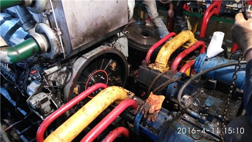 測量三菱S6R柴油發動機氣缸頭下表面的變形