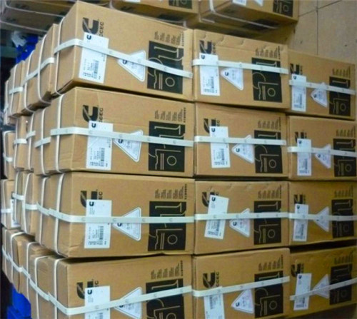 抽沙船QSK60康明斯發(fā)動機(jī)配件庫存?zhèn)}庫